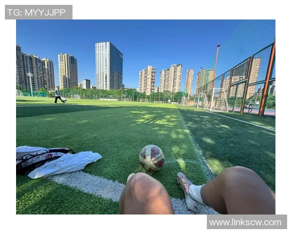 成都足球队的耐力探秘：从训练到比赛的全方位分析与展望