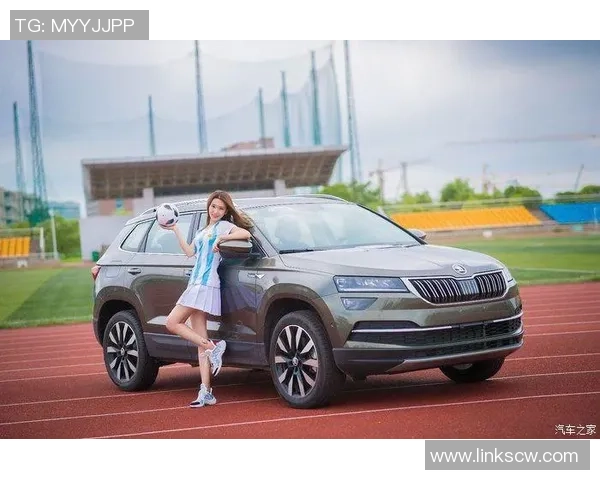 足球明星与女星的浪漫邂逅视频引发热议网友纷纷点赞评论不断